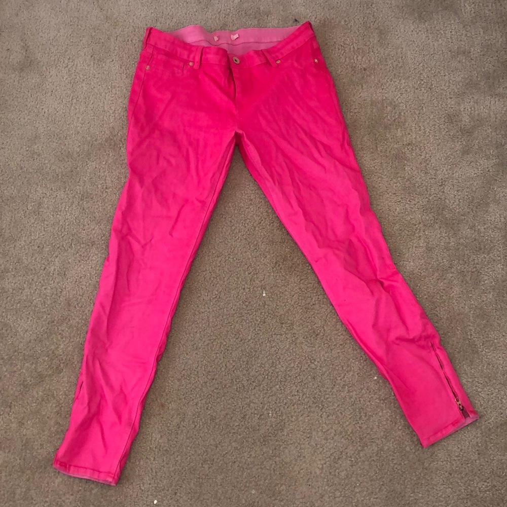 Hot Girl Pink Pants !